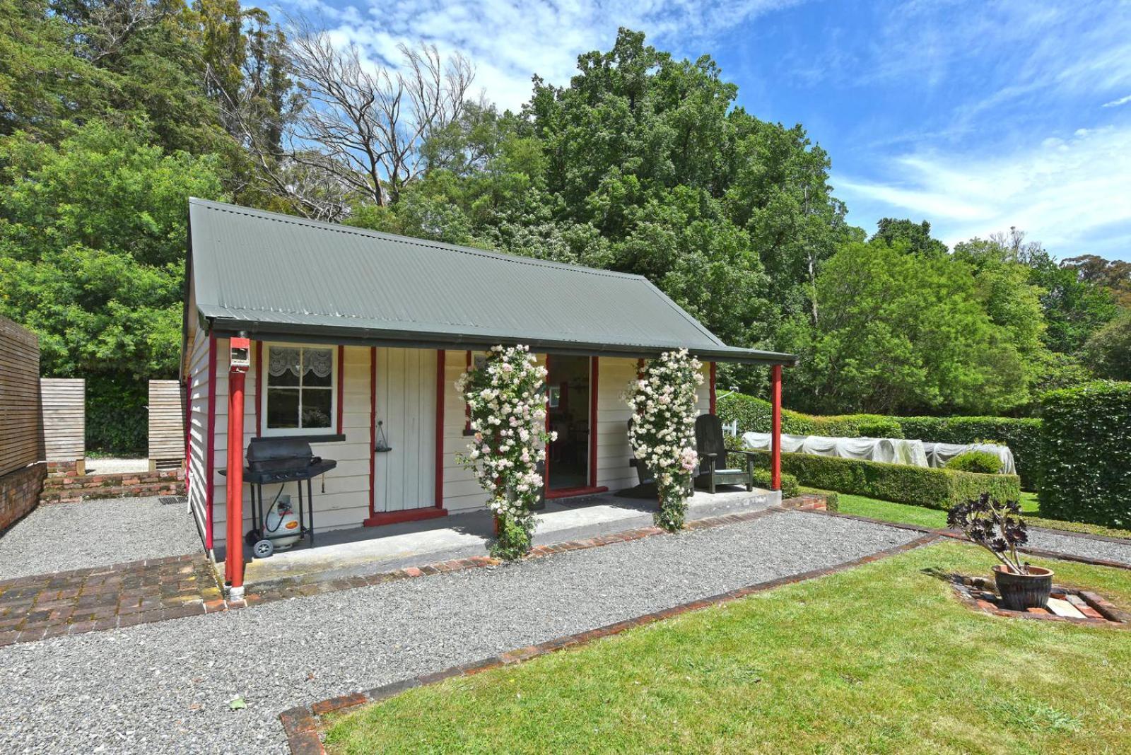 India House & Ica Whare In Whareama, Nr Riversdale Beach Exterior photo
