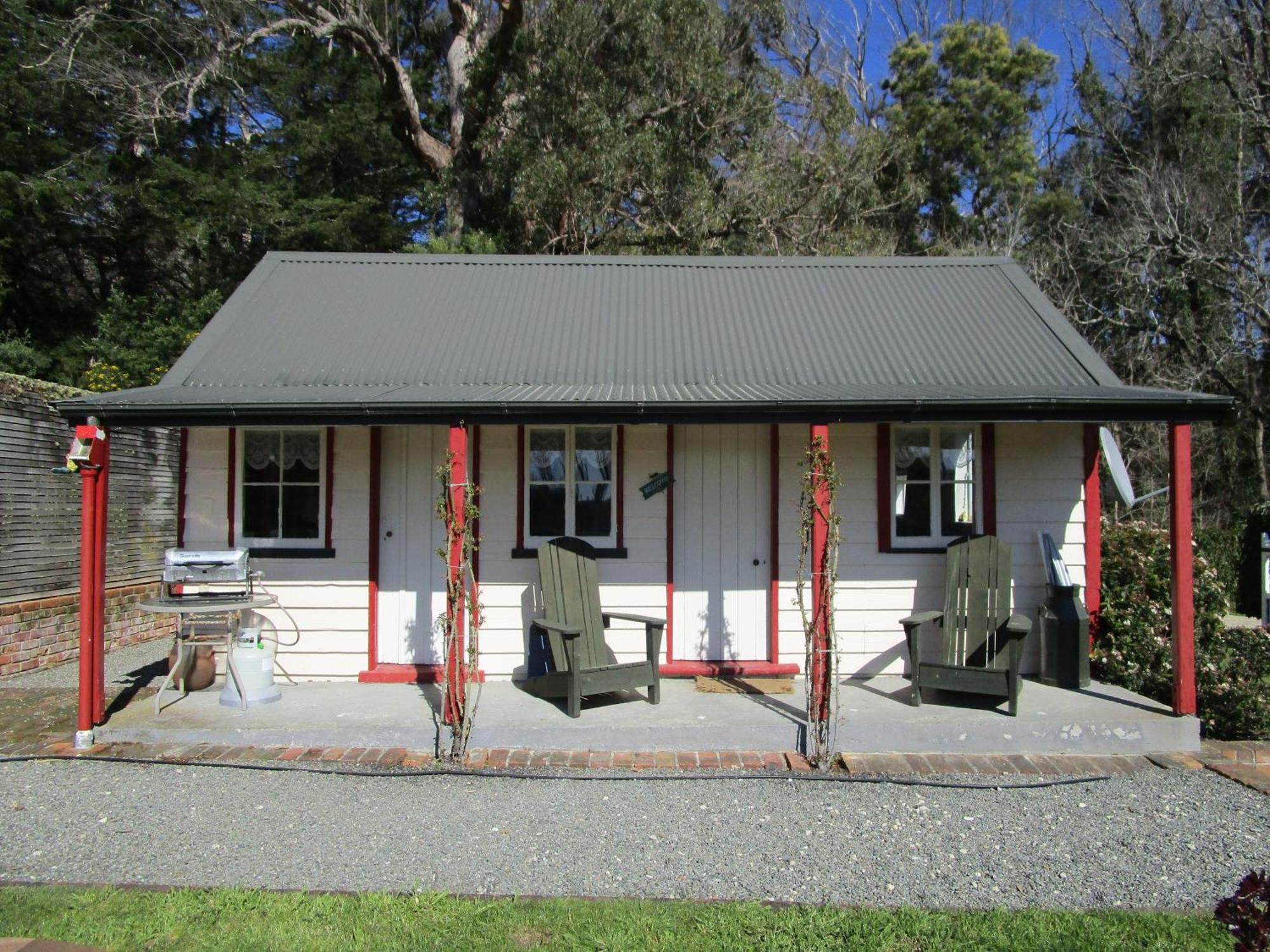 India House & Ica Whare In Whareama, Nr Riversdale Beach Exterior photo